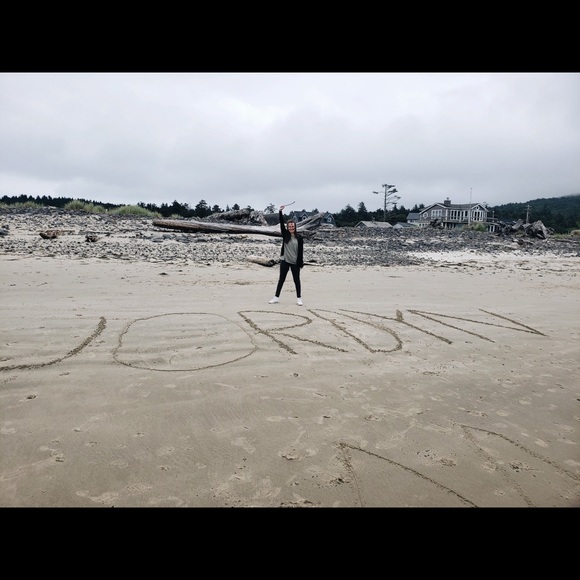 Meet your Posher, Jordyn - Picture 2 of 8